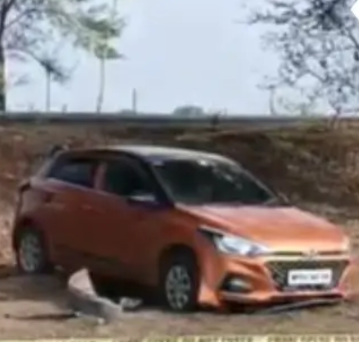 कार में मिले शवों 